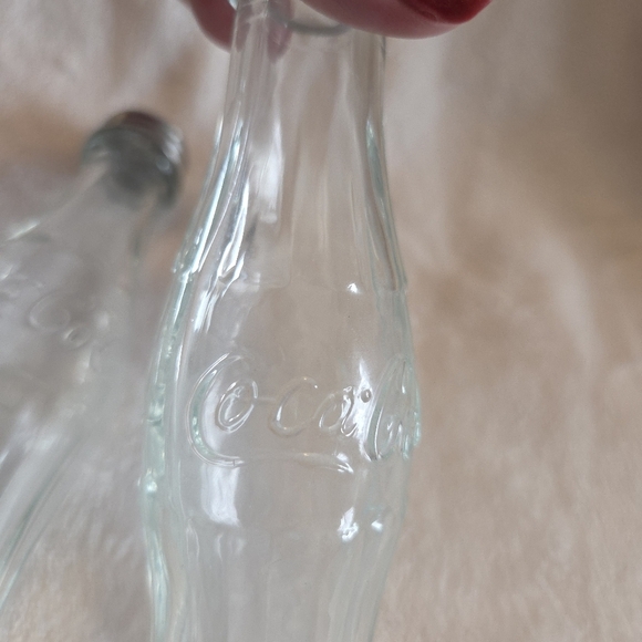 Vintage Clear Coca-Cola Bottle Salt & Pepper Shakers Metal Caps Collectible 6" - Picture 5 of 11